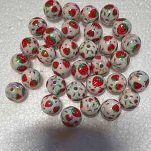 Set of 30 Strawberry Print Round Beads 16 mm
